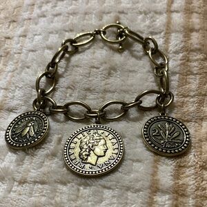 Willabee and Ward VINTAGE VENICE ITALIAN (faux) COIN CHARM BRACELET BEE OLIVE 8”